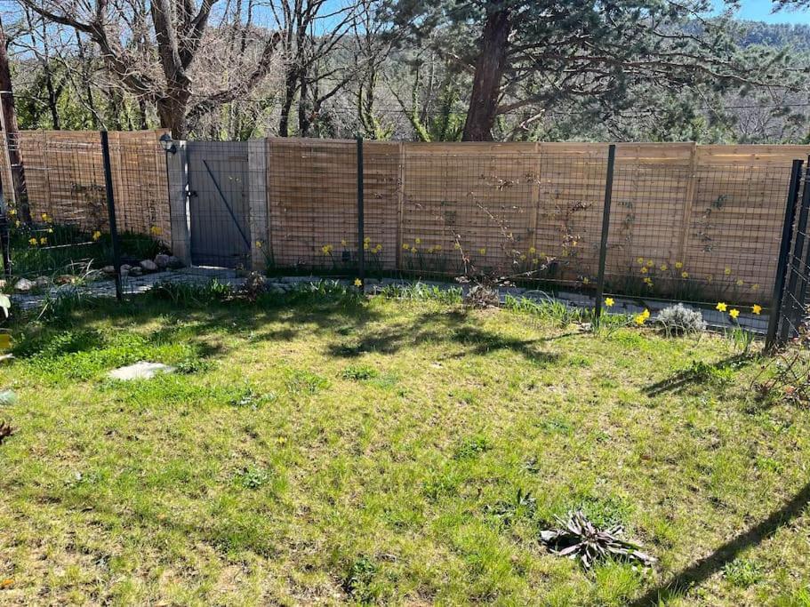 La Bastide Aux Iris - Les Capucines Daire Villecroze Dış mekan fotoğraf